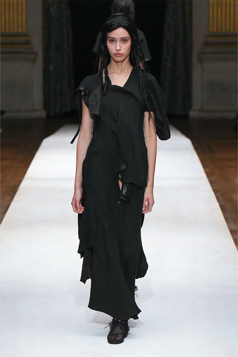 Yohji Yamamoto 正式發佈 2024 春夏女裝系列大秀