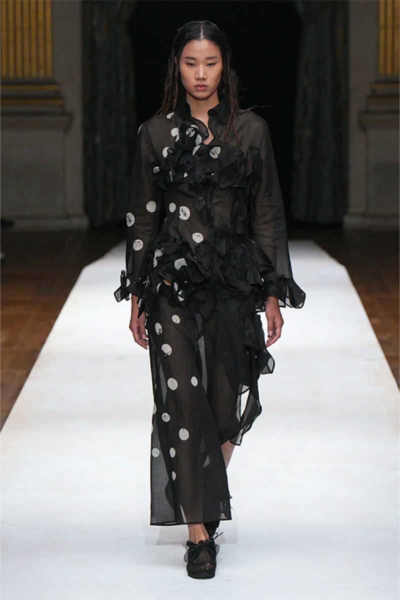 Yohji Yamamoto 正式發佈 2024 春夏女裝系列大秀