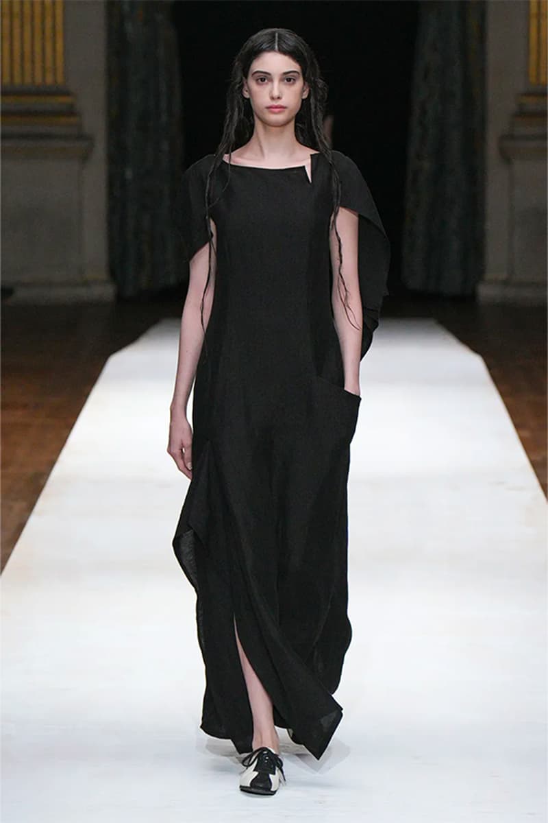 Yohji Yamamoto 正式發佈 2024 春夏女裝系列大秀