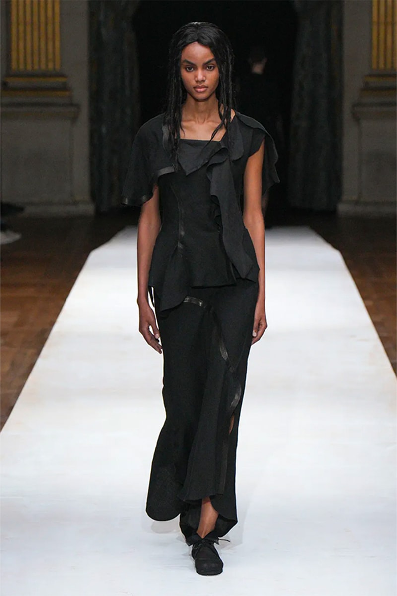 Yohji Yamamoto 正式發佈 2024 春夏女裝系列大秀