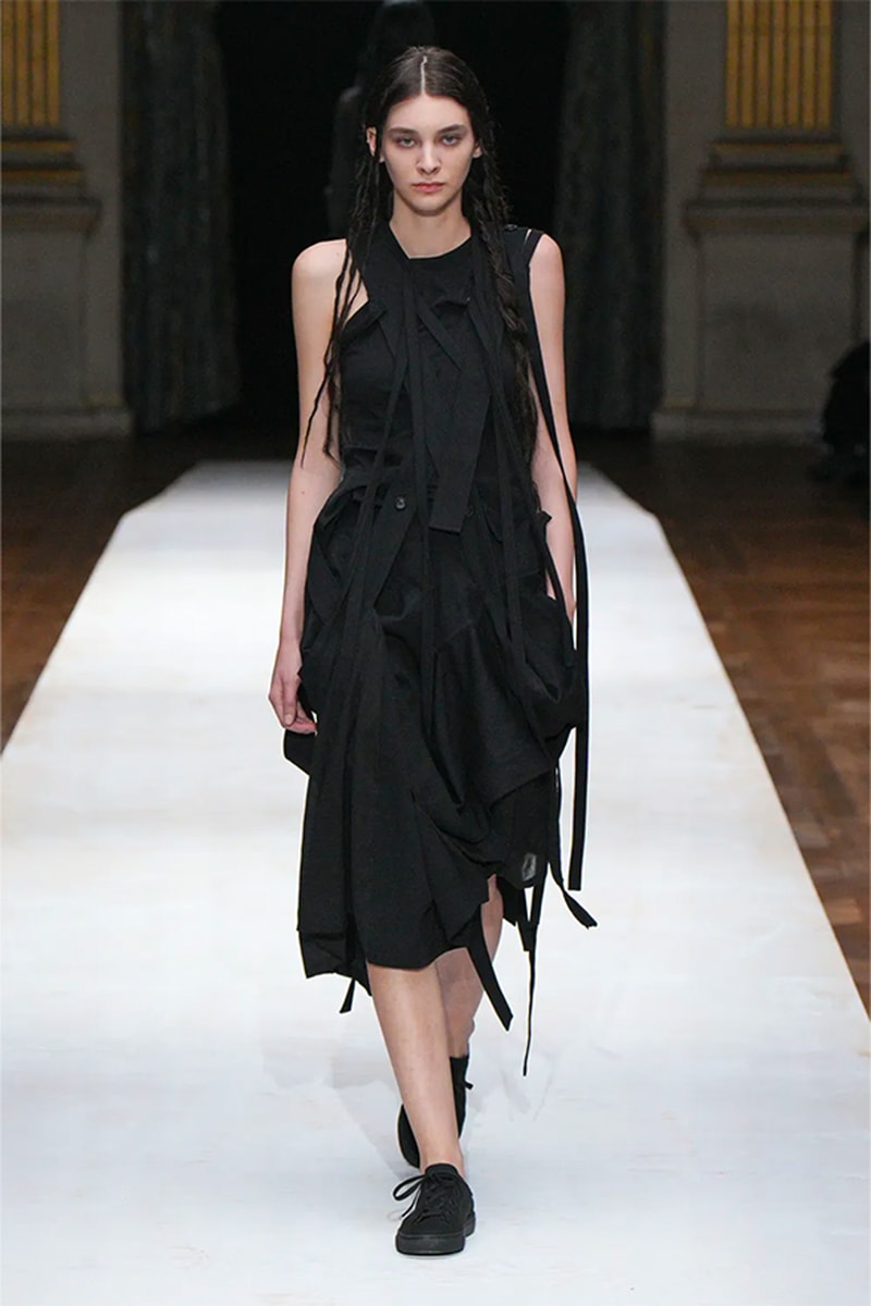 Yohji Yamamoto 正式發佈 2024 春夏女裝系列大秀