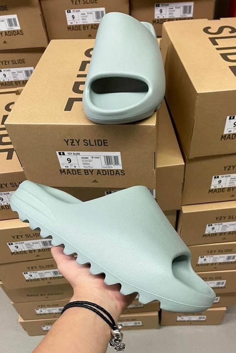 率先近賞 adidas YEEZY SLIDE 最新配色「Salt」