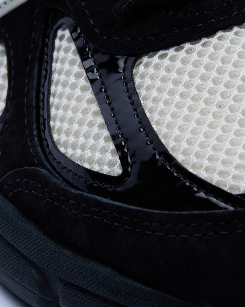 Joe Freshgoods x New Balance 990v4 最新聯乘鞋款正式發佈