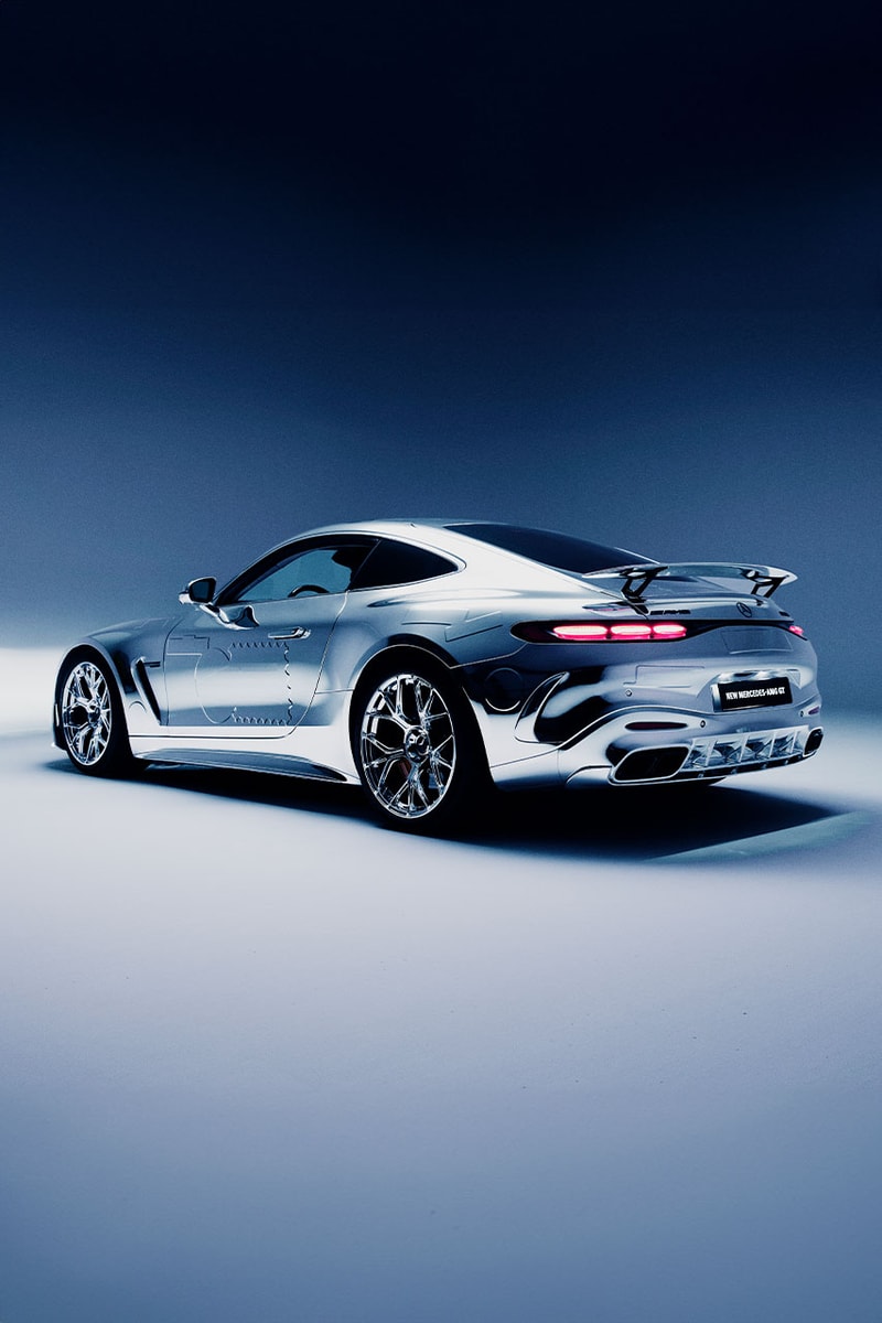 Mercedes-AMG x sacai 最新跨界聯乘企劃正式登場