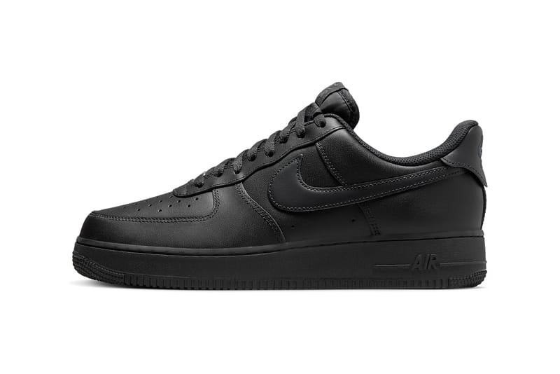 率先近賞 Nike Air Force 1 Low EasyOn「快穿鞋款」全黑版本