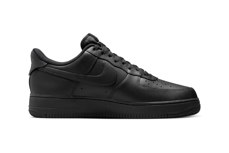 率先近賞 Nike Air Force 1 Low EasyOn「快穿鞋款」全黑版本