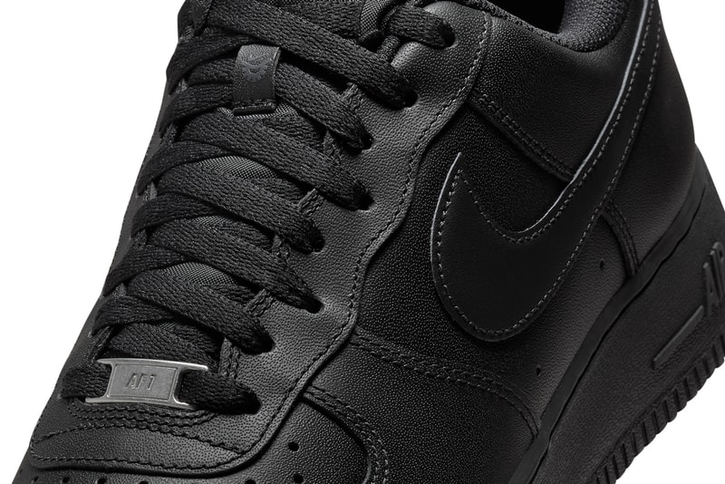 率先近賞 Nike Air Force 1 Low EasyOn「快穿鞋款」全黑版本