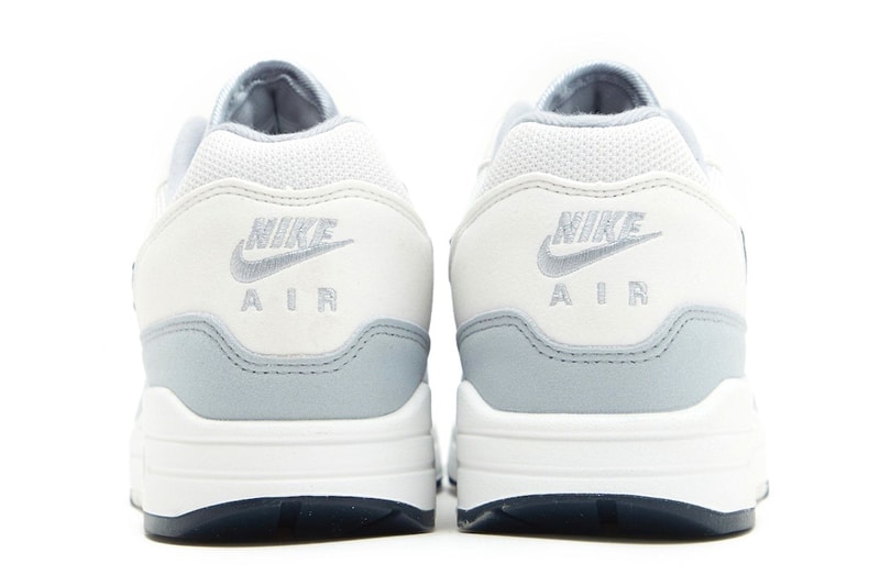 Nike 正式推出 Air Max 1 全新配色「Pure Platinum/Dark Obsidian」
