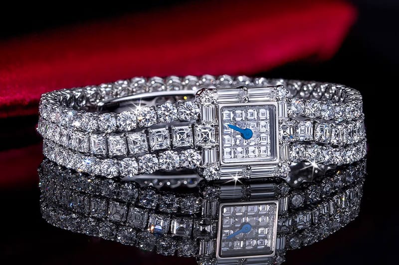 近賞 Rihanna 價值 $40 萬美元 Jacob & Co. 定製踝錶