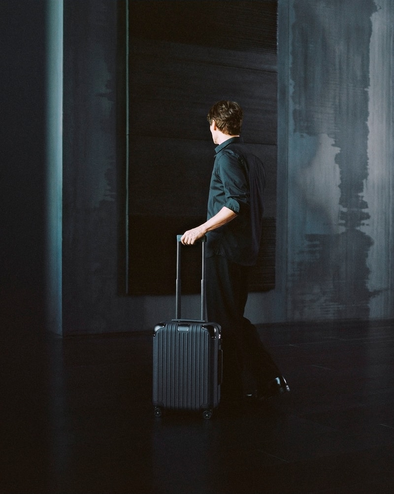 RIMOWA 正式推出全新皮革行李箱系列