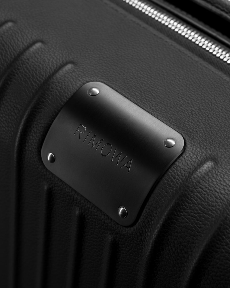 RIMOWA 正式推出全新皮革行李箱系列