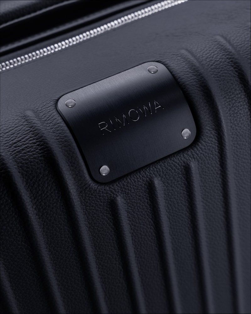 RIMOWA 正式推出全新皮革行李箱系列