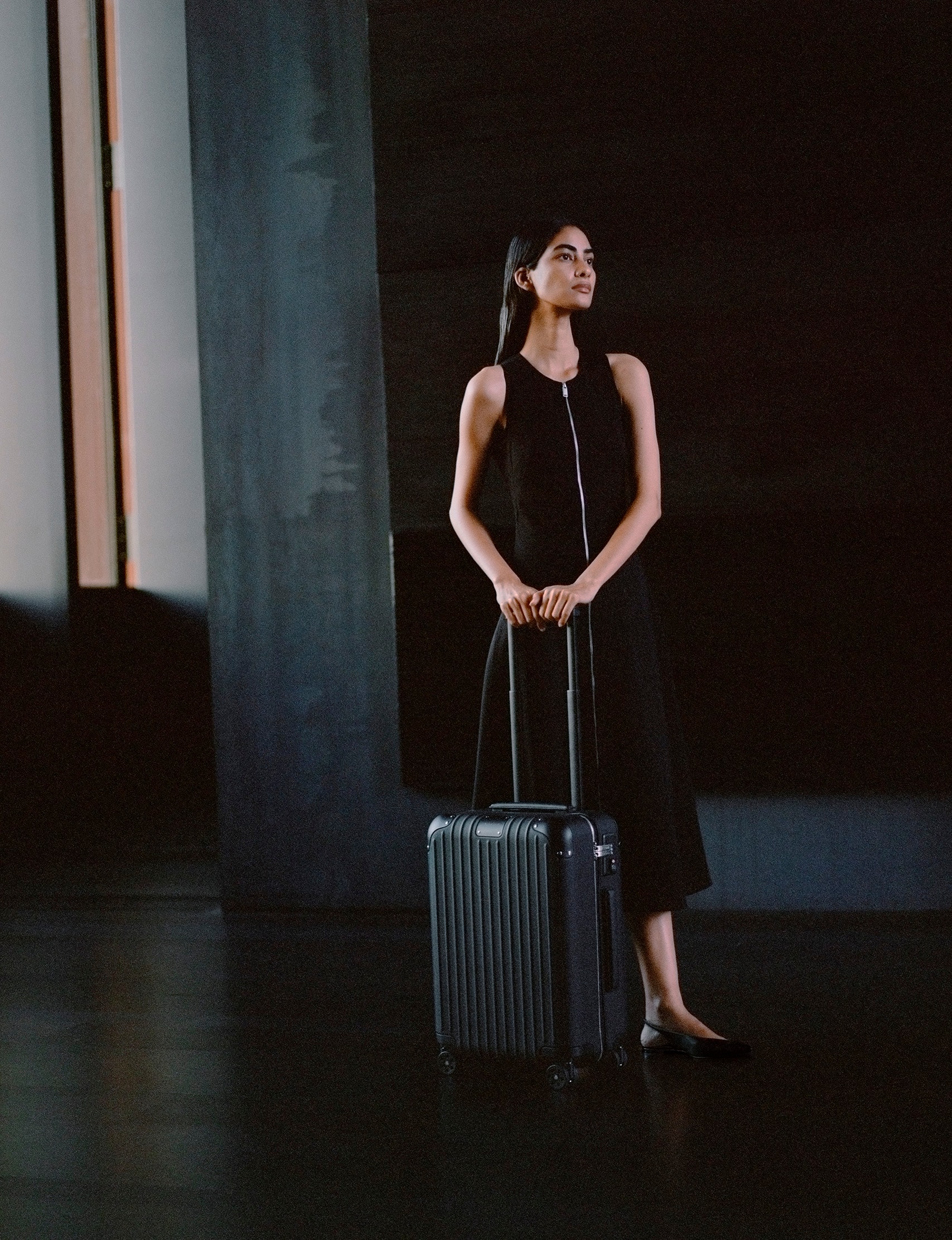 RIMOWA 正式推出全新皮革行李箱系列