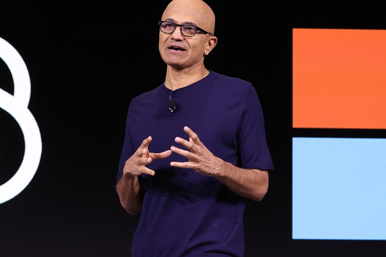 Microsoft 執行長 Satya Nadella 宣佈將 OpenAI 前執行長 Sam Altman 納入麾下