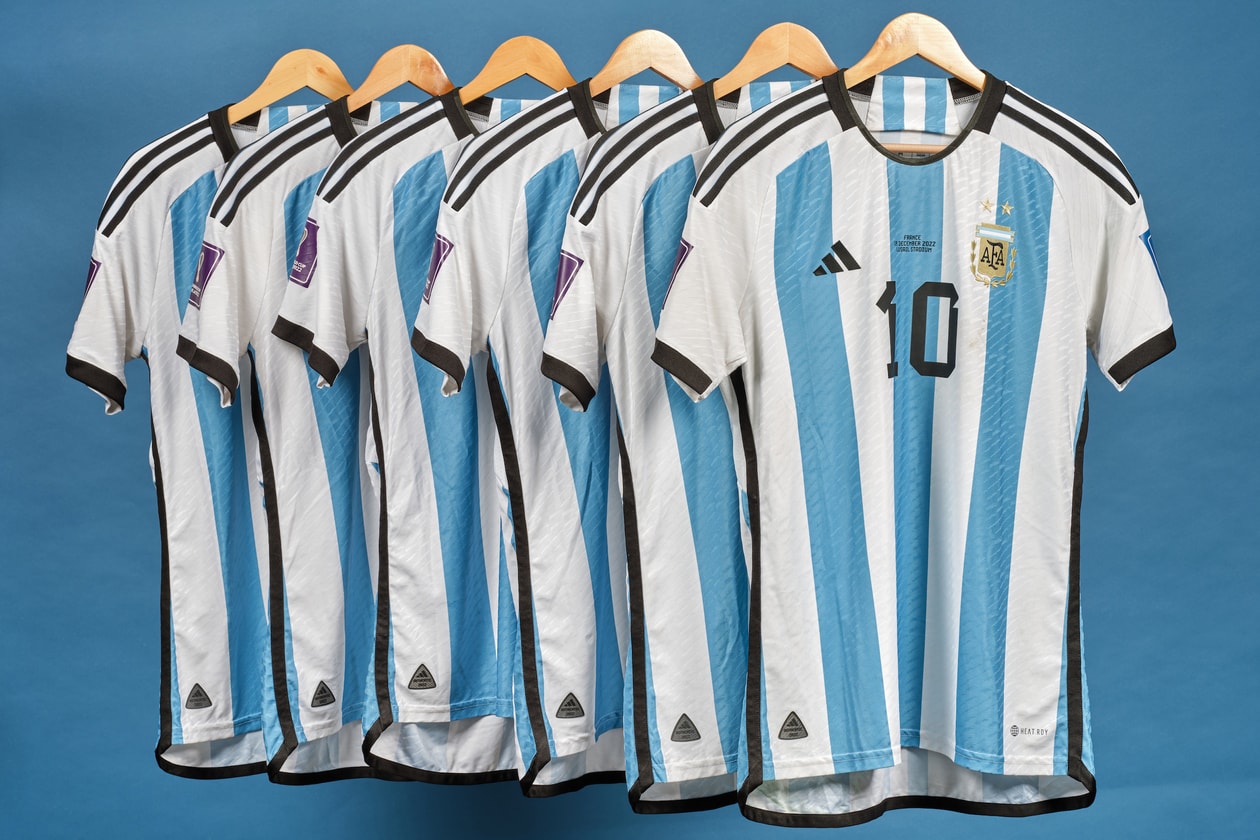 球王美斯 2022 年世界盃六件落場版球衣即將現身蘇富比最新拍賣會
