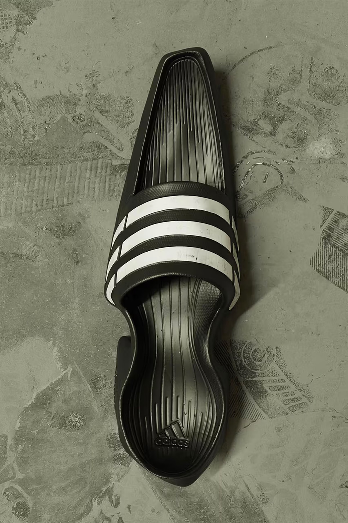 烏克蘭藝術家 Stanis Slav 打造全新 adidas 尖頭拖鞋