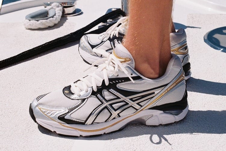 ASICS 正式推出 GT-2160 全新配色「Cream/Pure Silver」