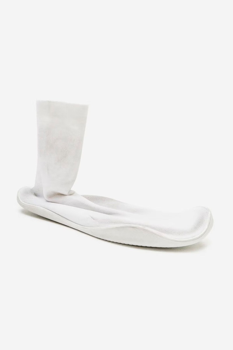 Balenciaga 正式公開 2024 秋季全新單品「襪型運動鞋」