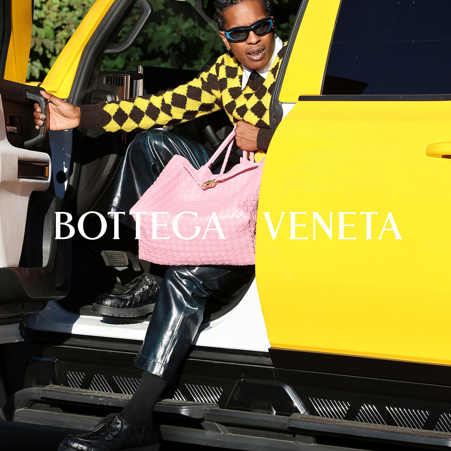 狗仔視角！Bottega Veneta 攜手 A$AP Rocky 打造 2024 早春系列形象大片