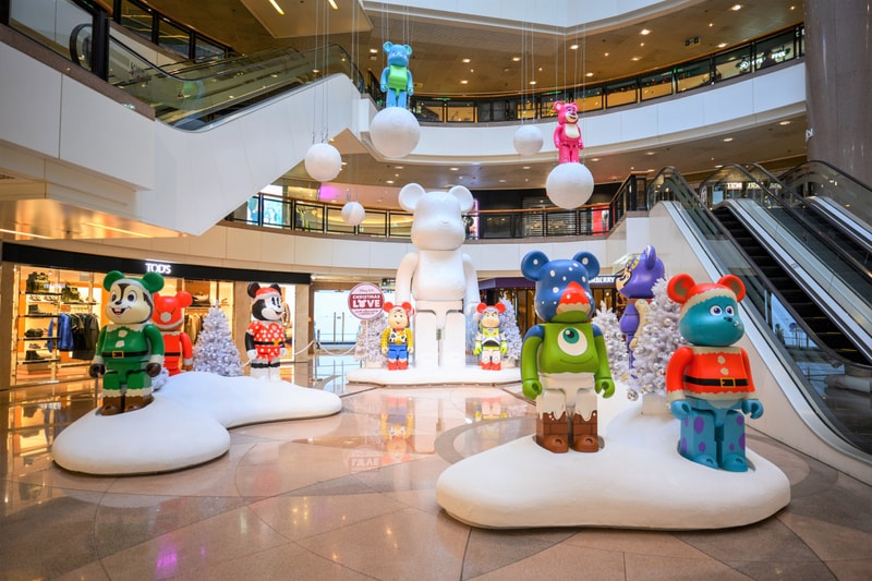 海港城與 MEDICOM TOY 最新「Disney 100 CHRISTMAS LOVE 2000% UP BEARBRICK UP」開催