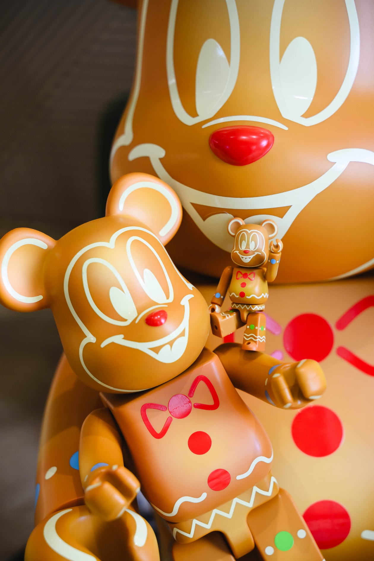 海港城與 MEDICOM TOY 最新「Disney 100 CHRISTMAS LOVE 2000% UP BEARBRICK UP」開催