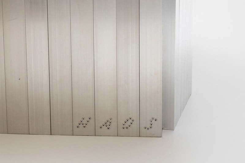 僅用鋅板和鋁管製成！Studio HAOS 全新傢俱系列正式登場