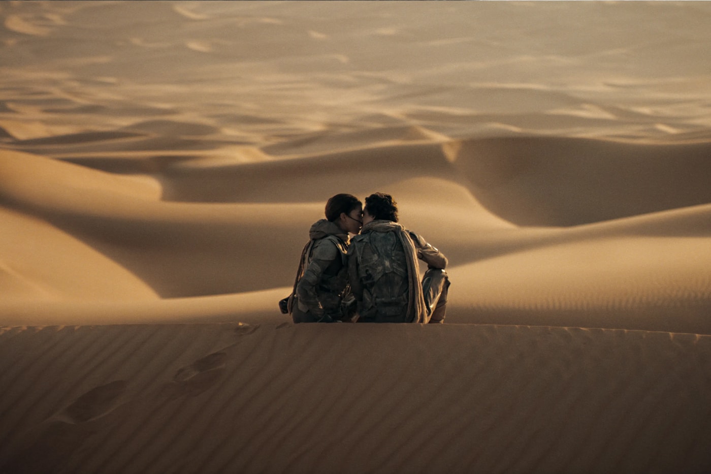 Timothée Chalamet、Zendaya 主演科幻續集大片《沙丘：第二部》釋出多張官方劇照
