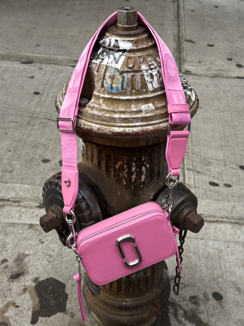 Marc Jacobs 正式發佈 40 週年 2024 春季系列形象廣告