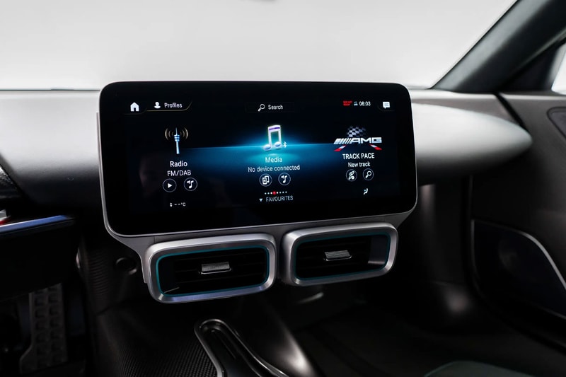 稀有千匹馬力合法街車 Mercedes-AMG ONE 現身市場標價 $540 萬美元