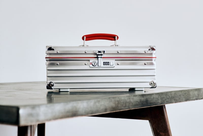 RIMOWA 正式推出龍年限定版鋁鎂合金單瓶酒箱