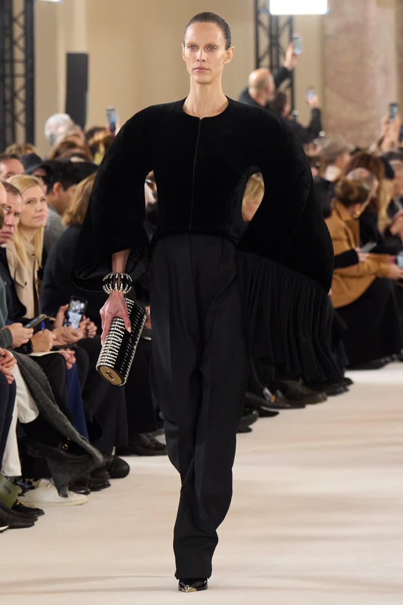 Schiaparelli 正式發佈 2024 春夏高訂系列大秀