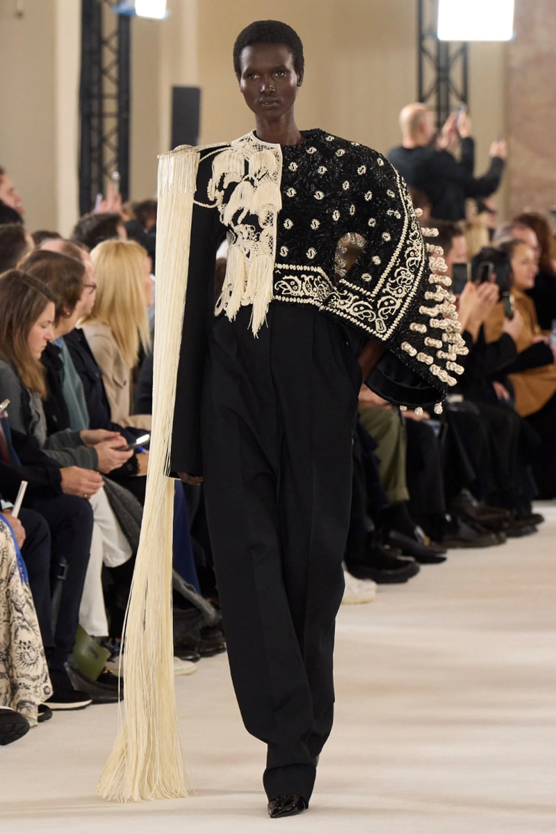 Schiaparelli 正式發佈 2024 春夏高訂系列大秀
