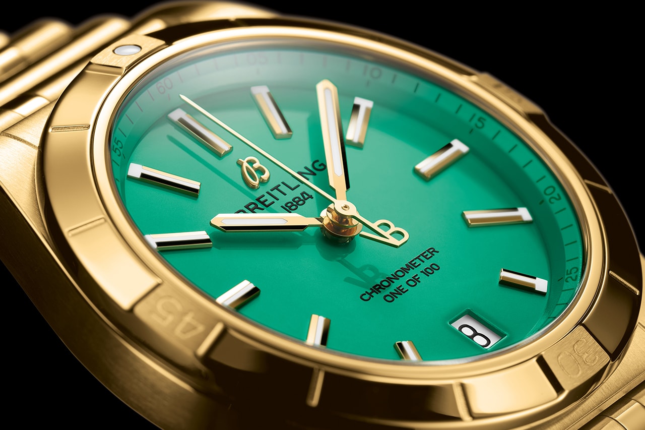 Breitling 攜手 Victoria Beckham 推出全新 Chronomat 特別版錶款