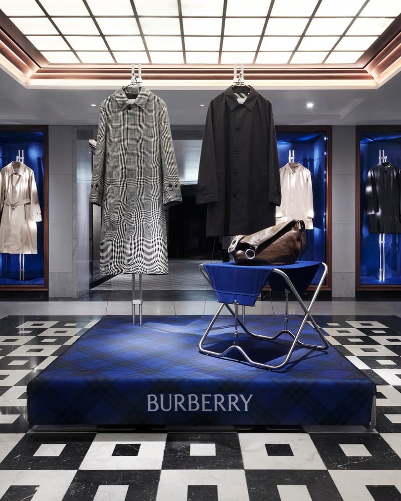 慶祝開幕 175 週年！Burberry 以「騎士藍」點亮英國哈洛德百貨