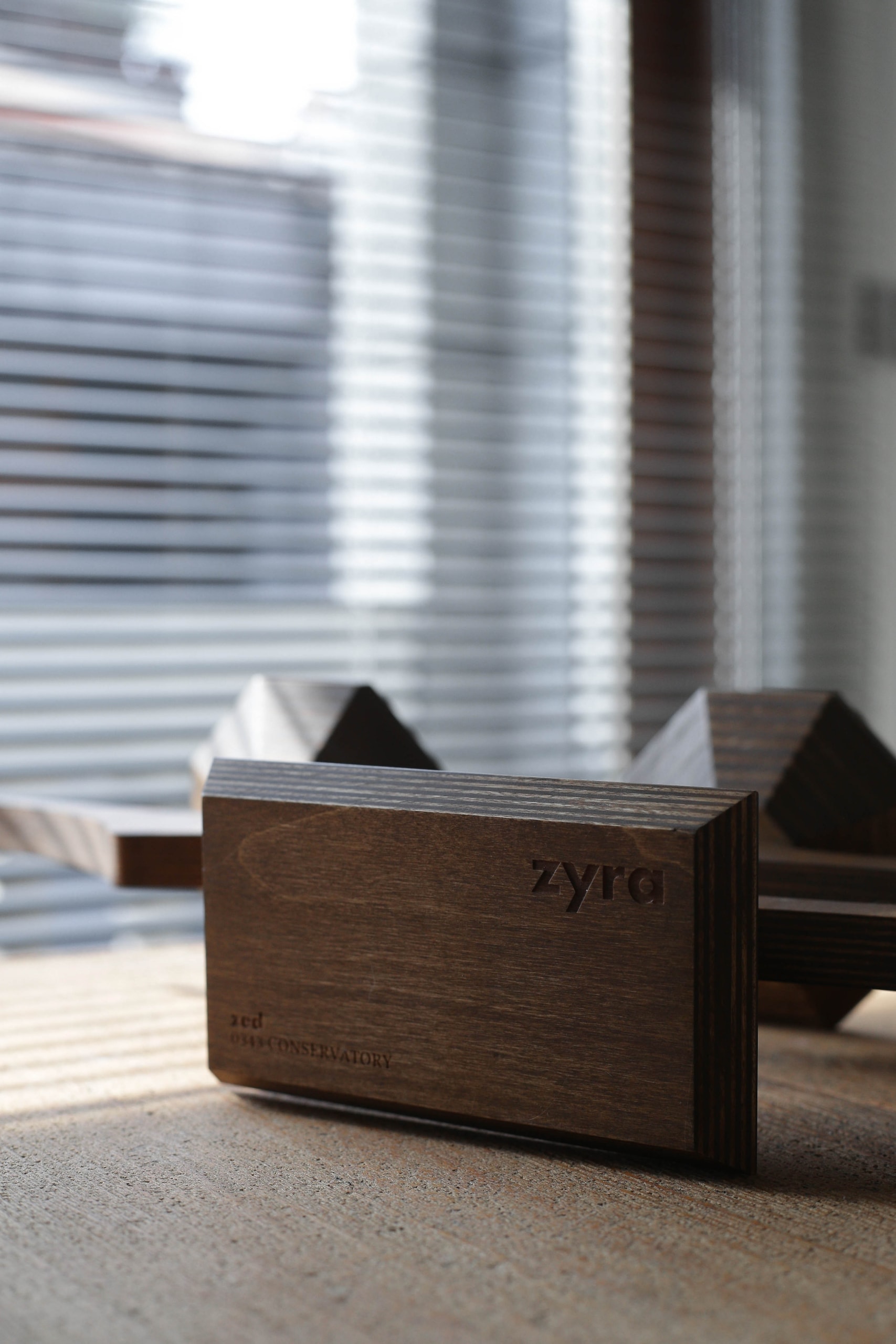 zed objects x 0343 CONSERVATORY 全新木製盆栽架「zyra」正式登場