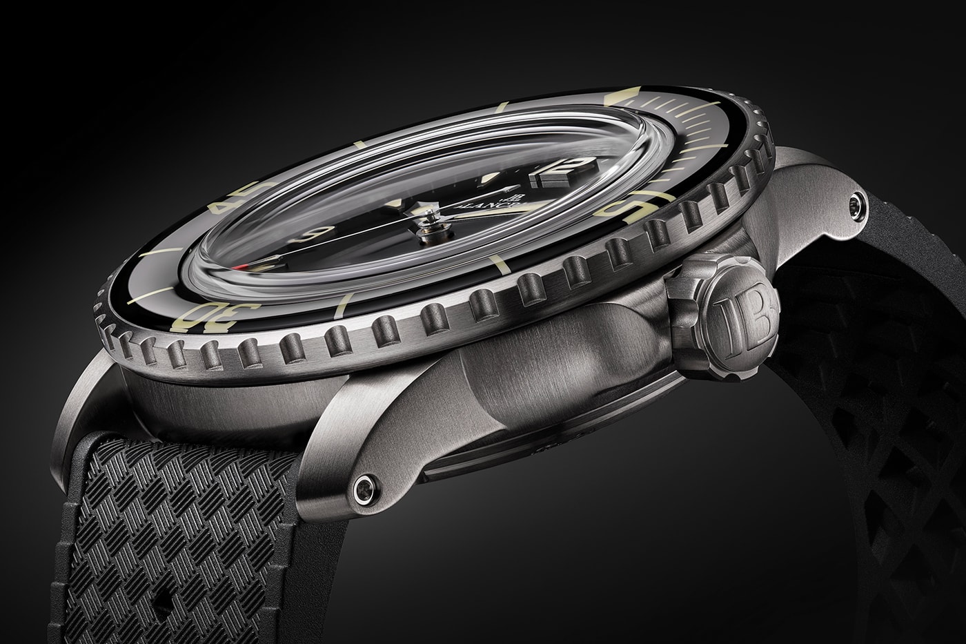 Blancpain 推出全新紅金、鈦金屬材質 Fifty Fathoms Automatique 潛水錶