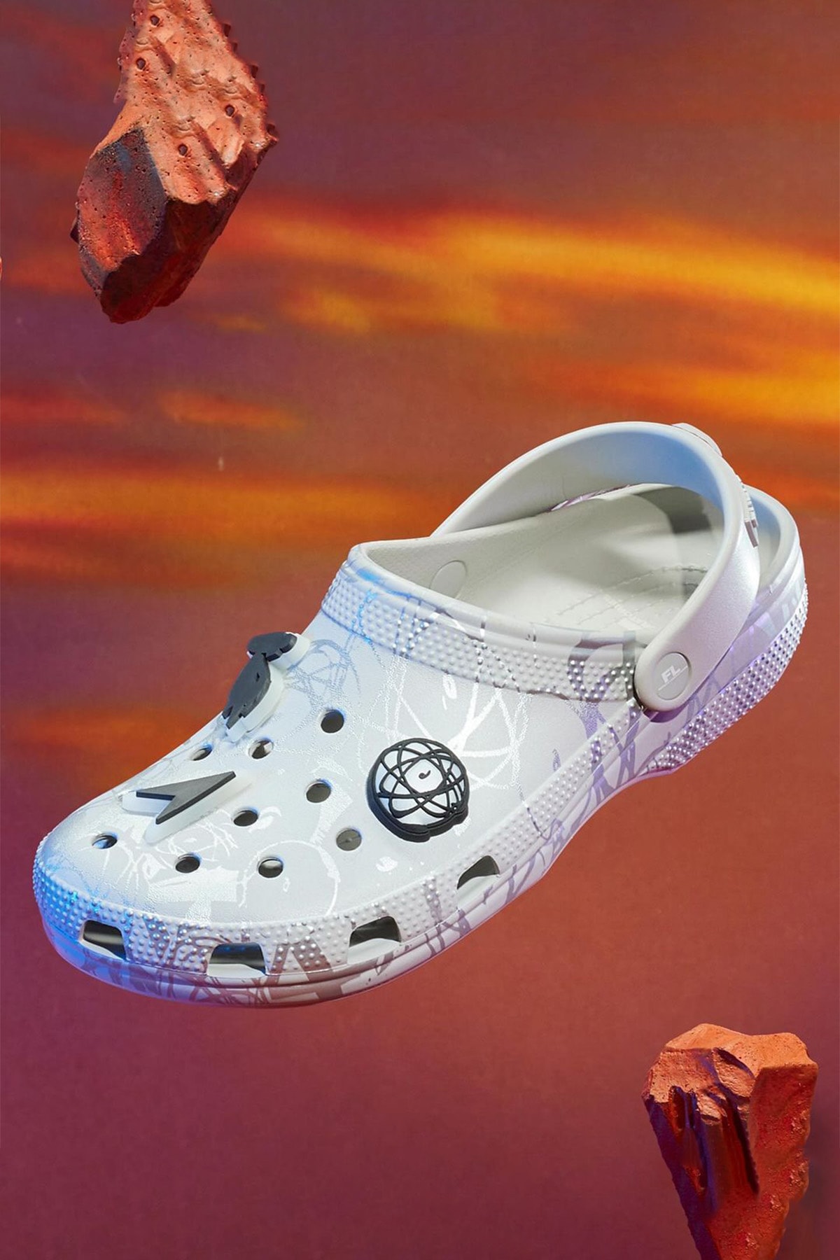 Futura x Crocs Clog 全新聯乘系列鞋款正式發佈