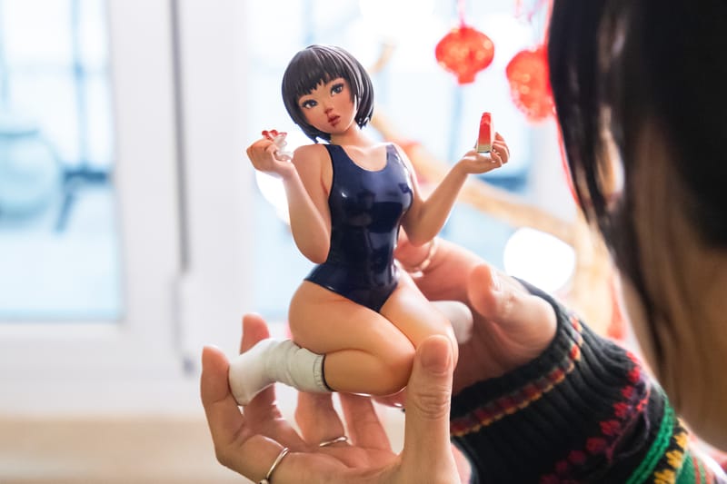 Hypebeast 獨家專訪藝術家門小雷，分享首枚雕塑作品《NOSEBLEED GIRL》創作背後