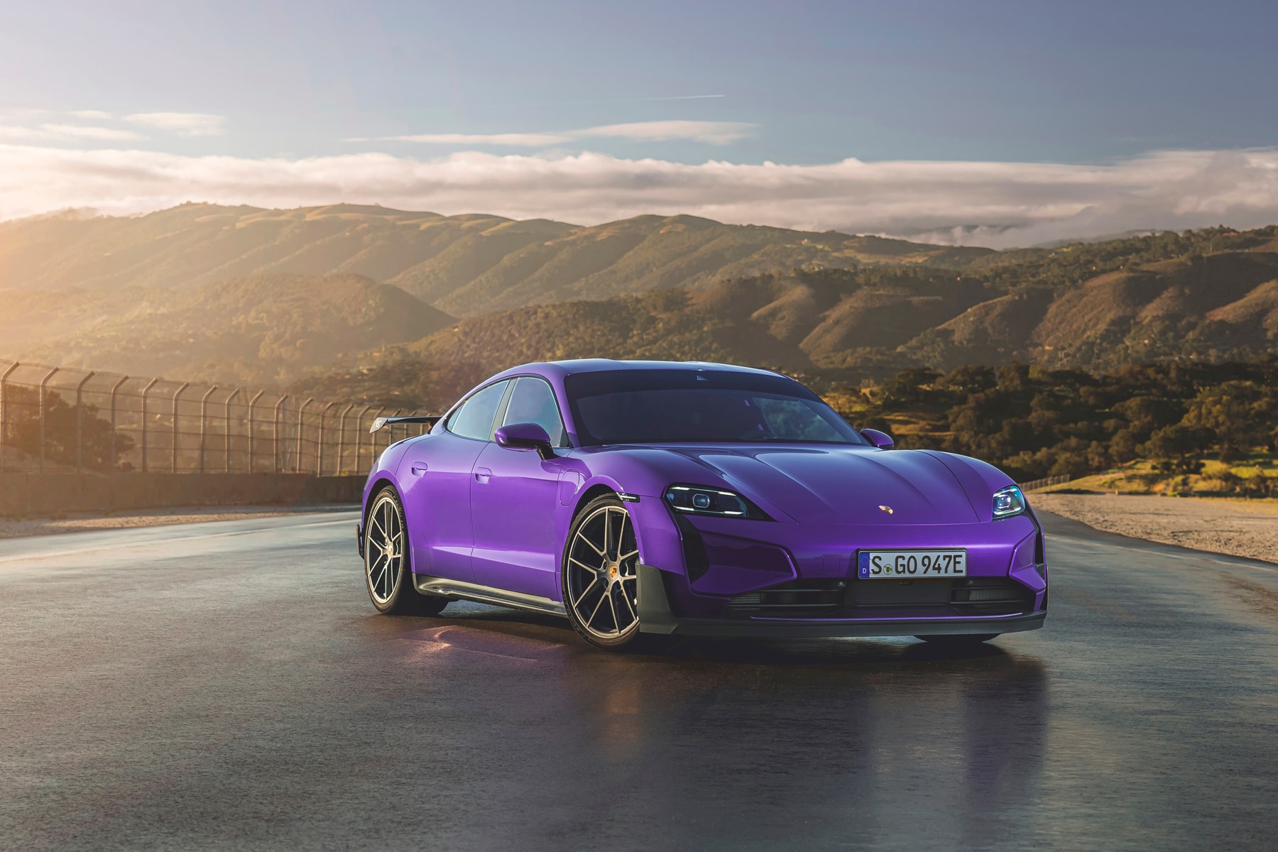 Porsche 正式發表全新高性能車型 Taycan Turbo GT