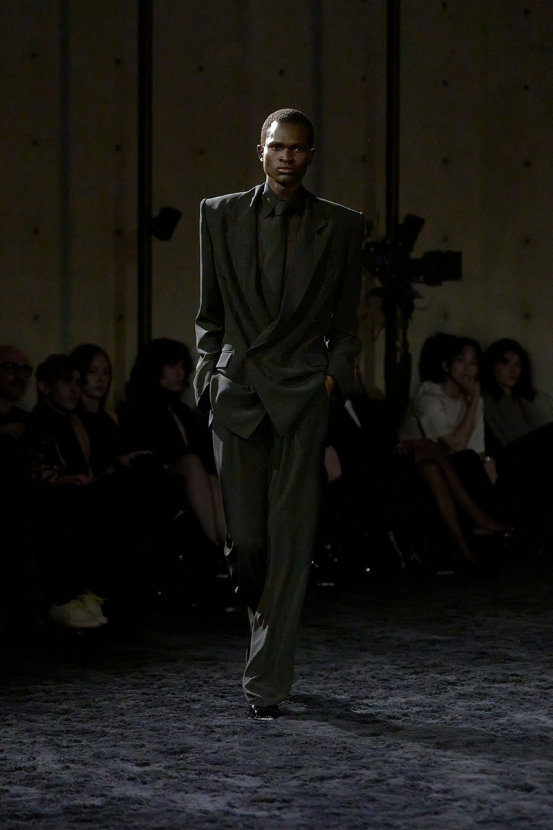 Anthony Vaccarello 執掌 Saint Laurent 2024 冬季男裝大秀正式登場