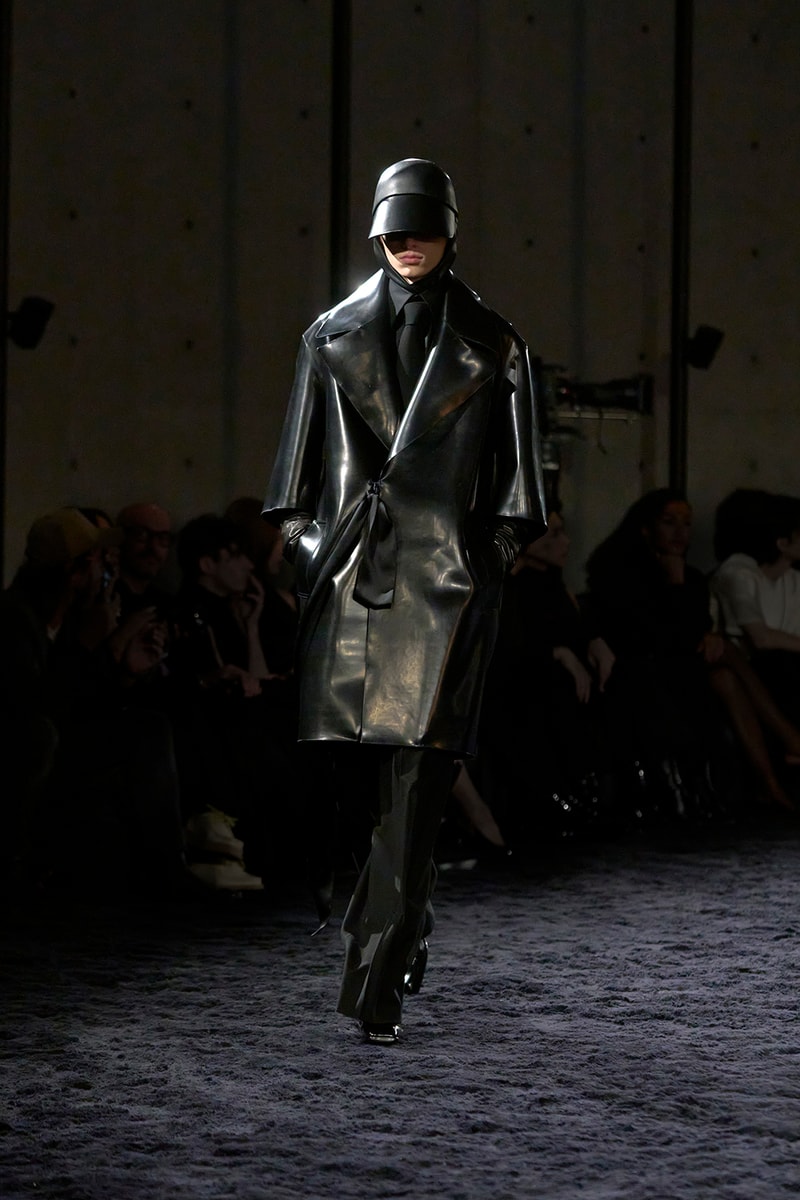 Anthony Vaccarello 執掌 Saint Laurent 2024 冬季男裝大秀正式登場