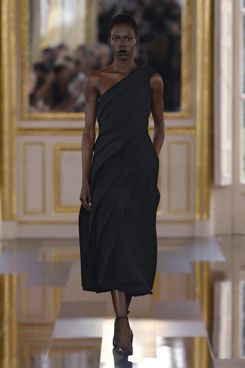 Valentino 2024 秋冬系列大秀登場