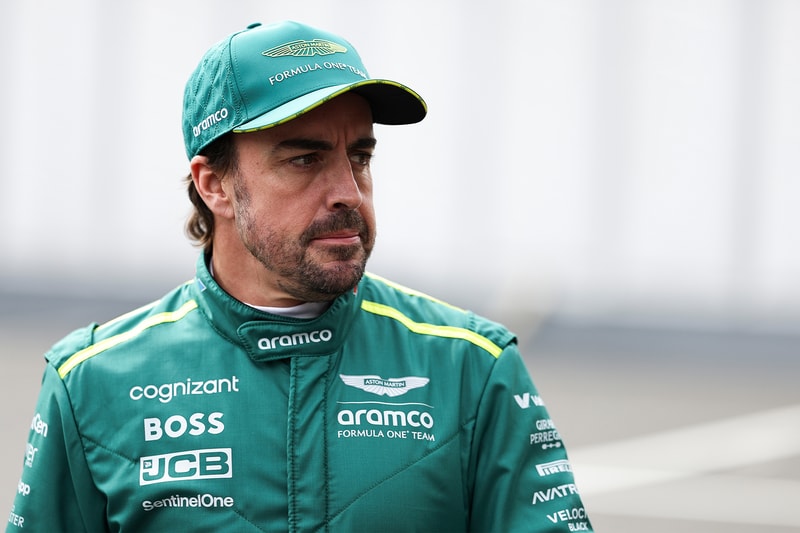 Fernando Alonso 與 F1 車隊 Aston Martin 正式續簽多年合約