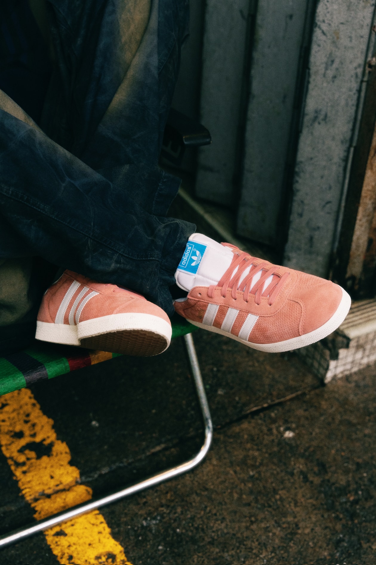 Streetsnaps: 新世代音樂人 Lewsz Ft. adidas Originals 經典 T-Toe 系列