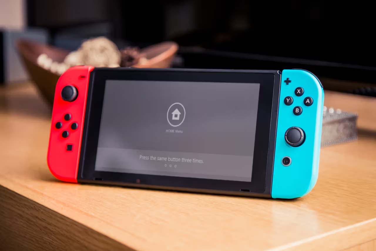 Nintendo 首度公開新一代 Switch 機型發表情報