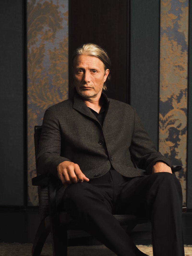 ZEGNA 全球代言人 Mads Mikkelsen 漫步上海街頭