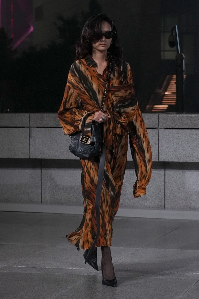 Balenciaga 2025 春季系列大秀正式登場