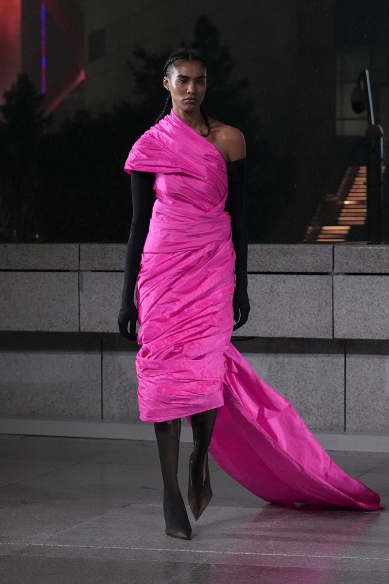 Balenciaga 2025 春季系列大秀正式登場