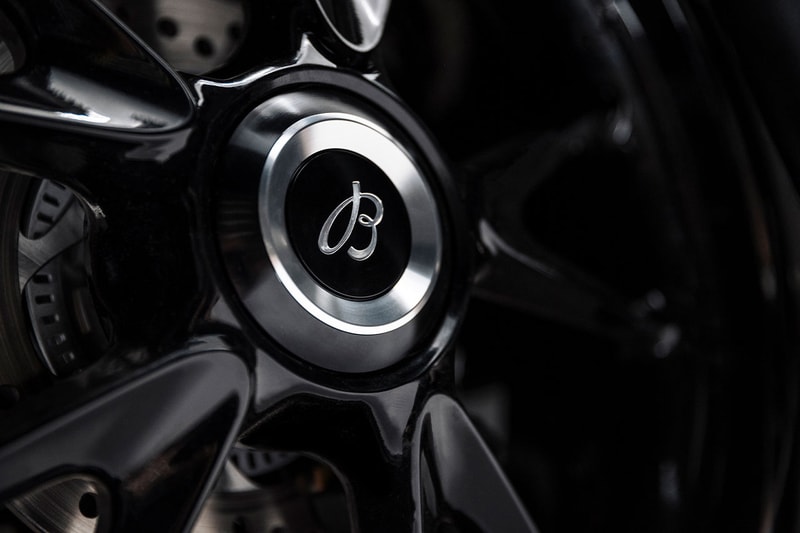 Breitling 攜手 Triumph 打造第三回全新聯名錶款與重機