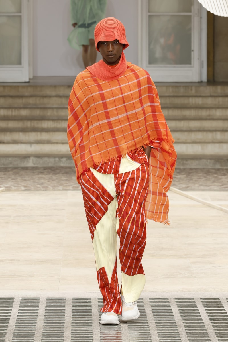 HOMME PLISSÉ ISSEY MIYAKE 正式發佈 2025 春夏系列大秀
